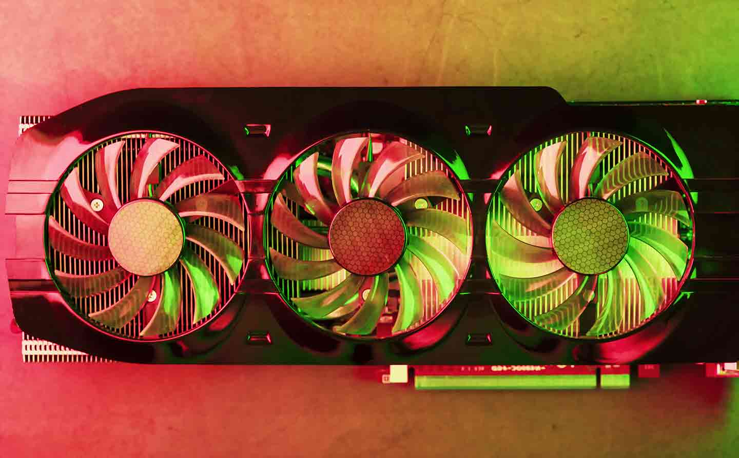 Nvidia İlk Masaüstü Bilgisayarını Tanıttı